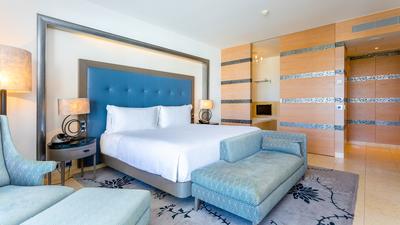 Deluxe Suite - Pool View