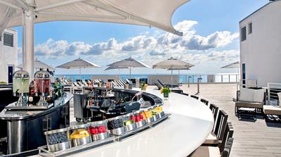 Spinnaker Pool Grill