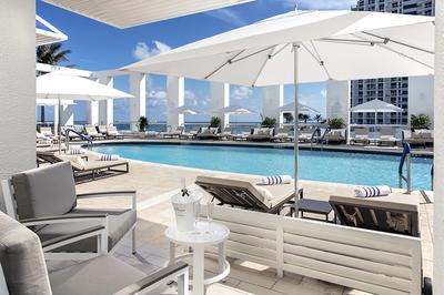 Junior Suite Poolside