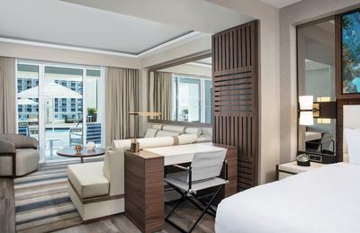 Junior Suite Poolside