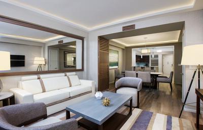 One Bedroom Suite Poolside