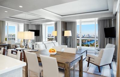 Three Bedroom Residence Intracoastal/Ocean View Accessible