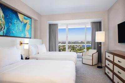 Three Bedroom Residence Intracoastal/Ocean View Accessible