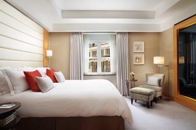 1-Bedroom Deluxe Suite