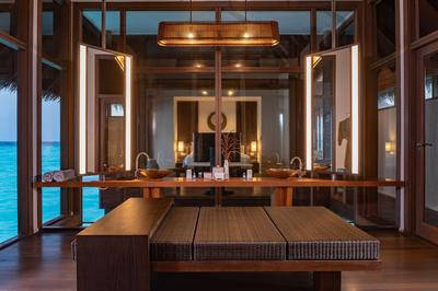 Grand Water Villa