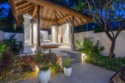Deluxe Beach Villa with Pool