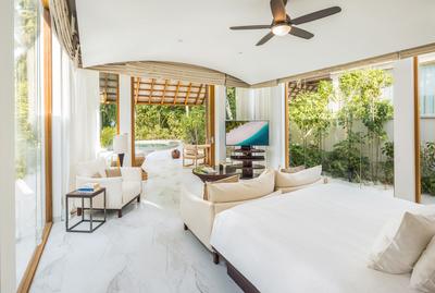 Deluxe Beach Villa with Pool