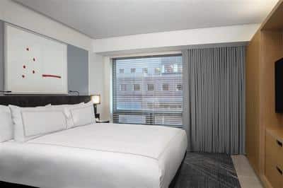 Luxury Corner Suite with One King Bed and Sofabed