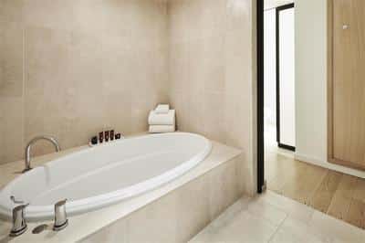 Luxury Corner Suite with One King Bed and Sofabed