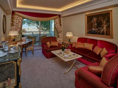 Premium Suite