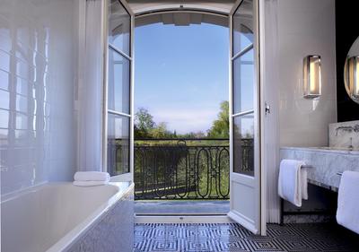 Palace 5 Star - King Deluxe Park View Suite