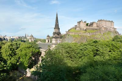 Queen Premier Room With Castle View