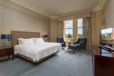 King Premier Room with Castle View