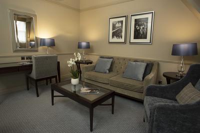 Queen Junior Suite With Castle View
