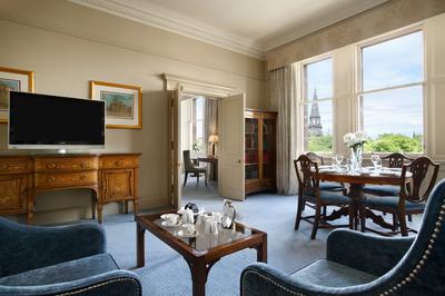 Caledonian Suite With Castle View