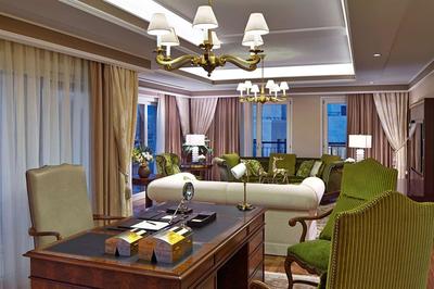 Noble Suite