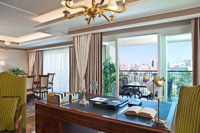 Noble Suite