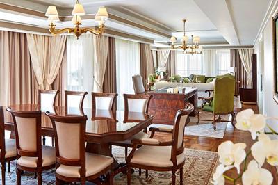 Noble Suite