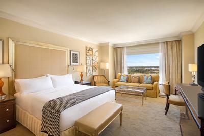 Deluxe Room - 1 King Bed