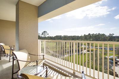 2 Bedroom Governors Suite - 1 King / 2 Queens - Balconies