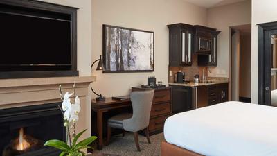 King Bed Junior Suite With Kitchenette, Double Sofa Bed