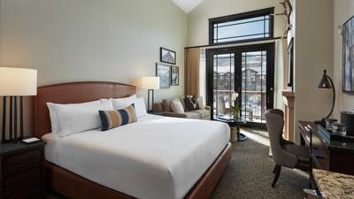 King Bed Junior Suite With Kitchenette, Double Sofa Bed