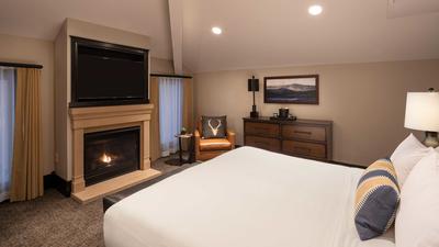 Bi-level 2 Bedroom Suite With Queen Sofa Bed