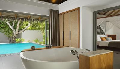 Beach Pool Suite Bathroom and Pool