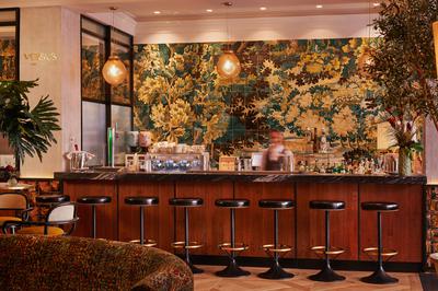 Versus Lounge