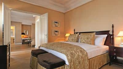 Lake View Suite