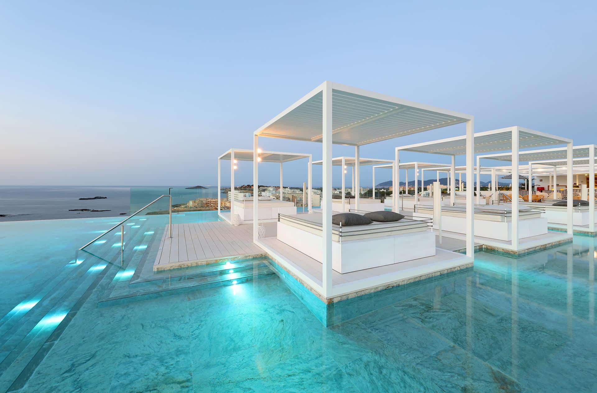 EPIC Infinity Lounge