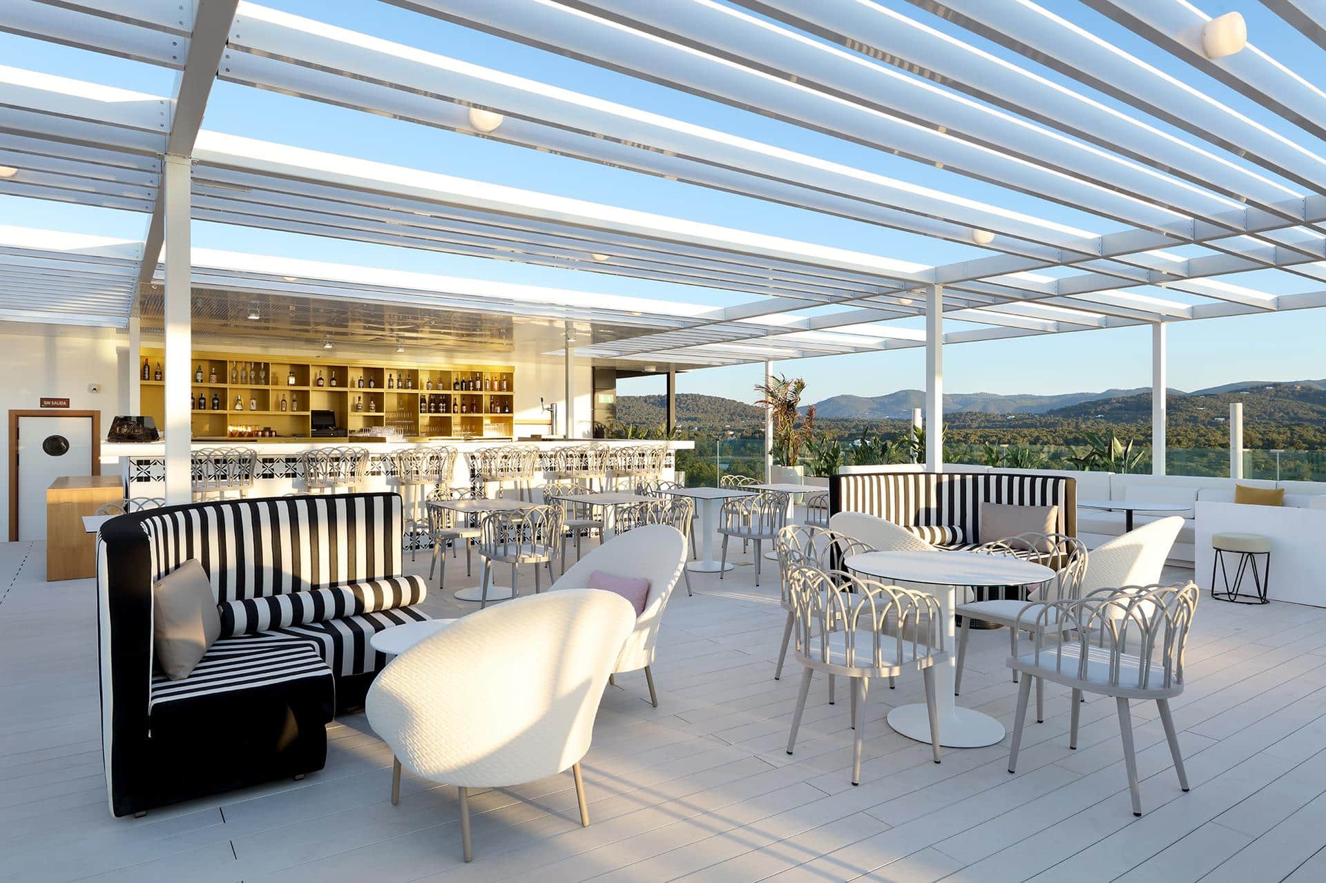 EPIC Infinity Lounge