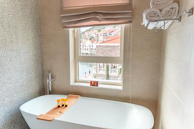 Grand Poolside Room