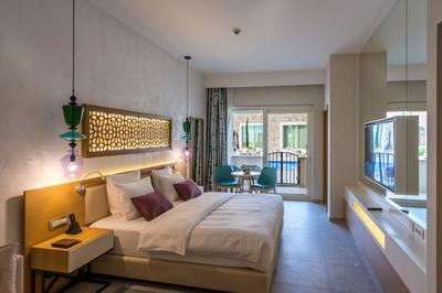 Grand Poolside Room