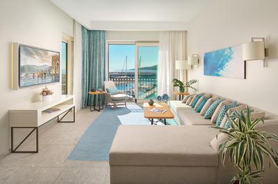 Grand Deluxe Corner Suite