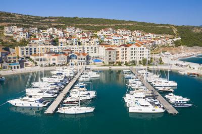 Lustica Bay