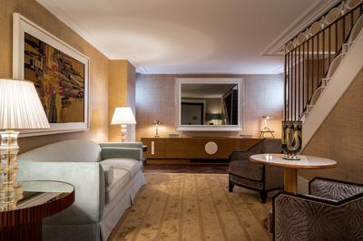 Suite Excessive