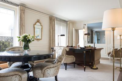 Grand Palais Suite