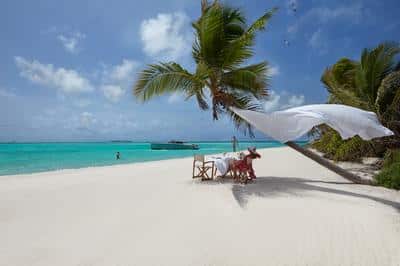 Castaway Beach Dining