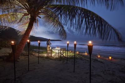 Castaway Beach Dining