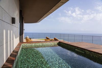 Pool Suite