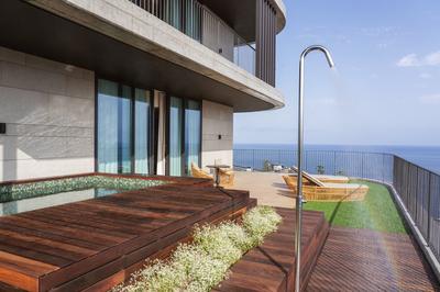 Pool Suite