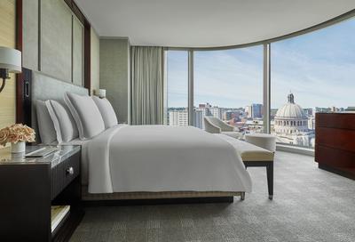 Back Bay Corner Suite