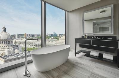 Back Bay Corner Suite
