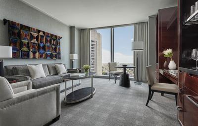 Back Bay Corner Suite