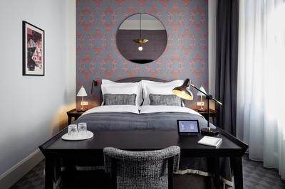 Guest room