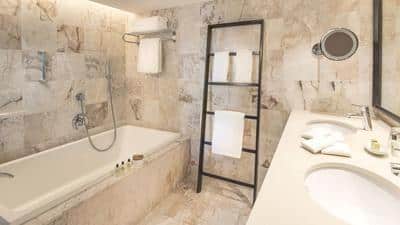Lagoon Wing Bathroom