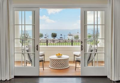 Ambassador Ocean View Suite