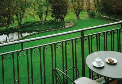 Junior Suite Garden View with Balcony