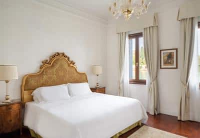Premium Lagoon View Room With Balcony